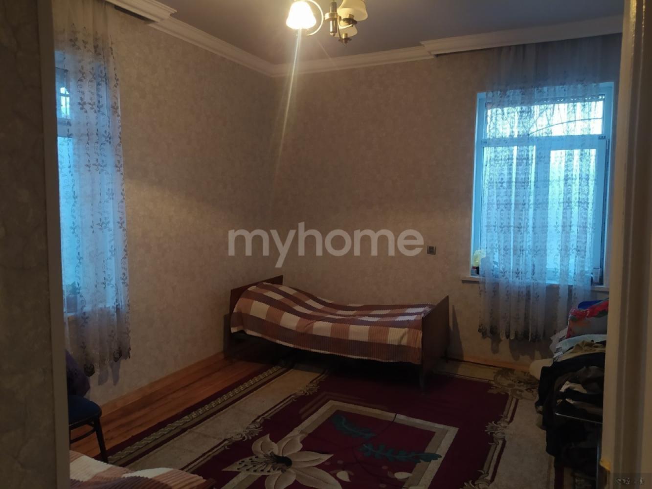  Gəncəli qəsəbəsində 74m² mənzil satılır