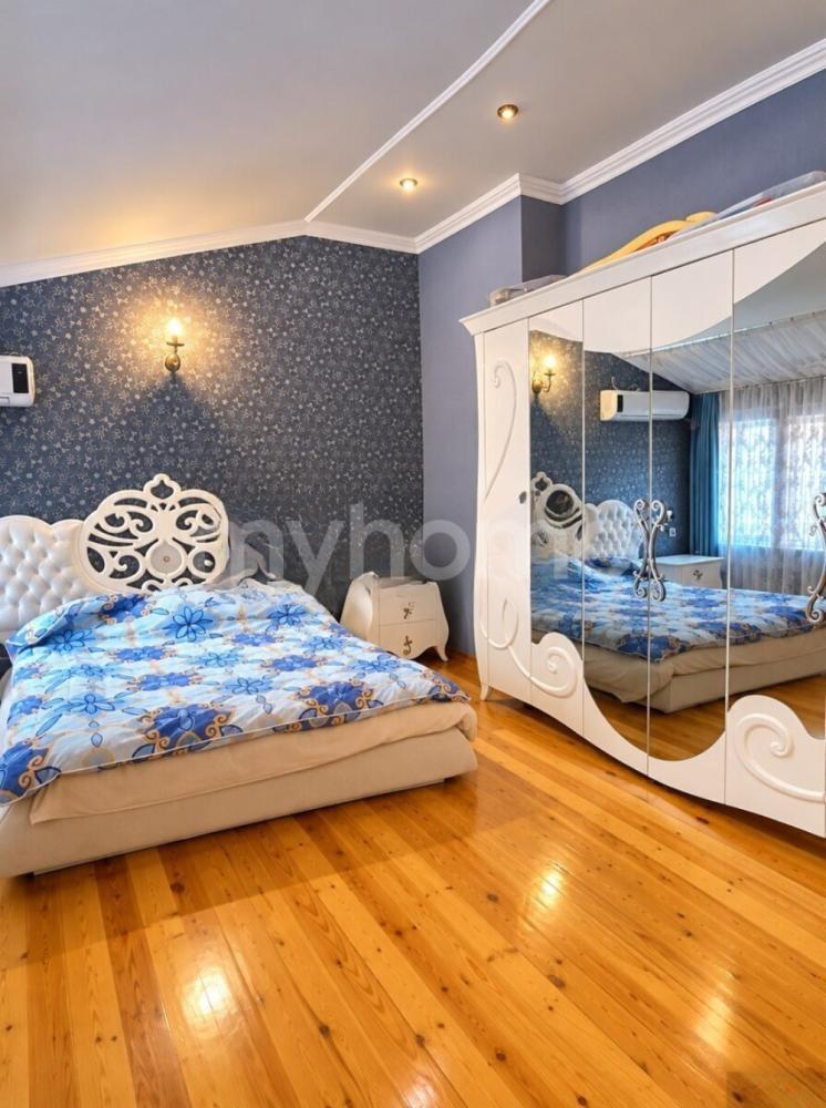  Bakı şəhərində 140m² mənzil satılır