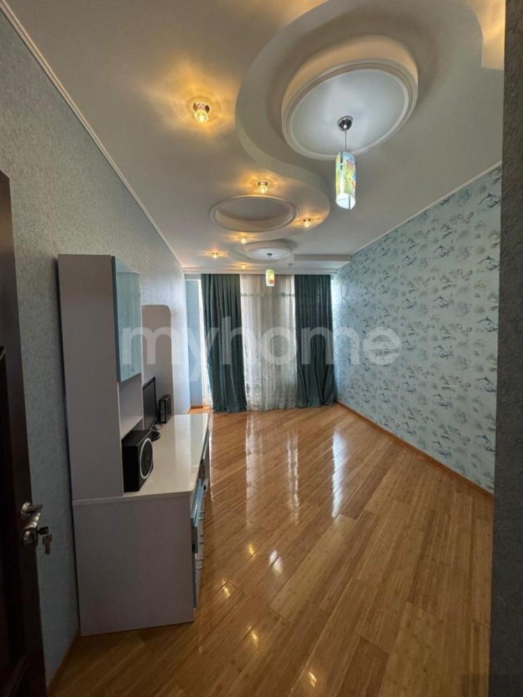 Yeni Günəşli qəsəbəsində 130m² mənzil kirayə verilir