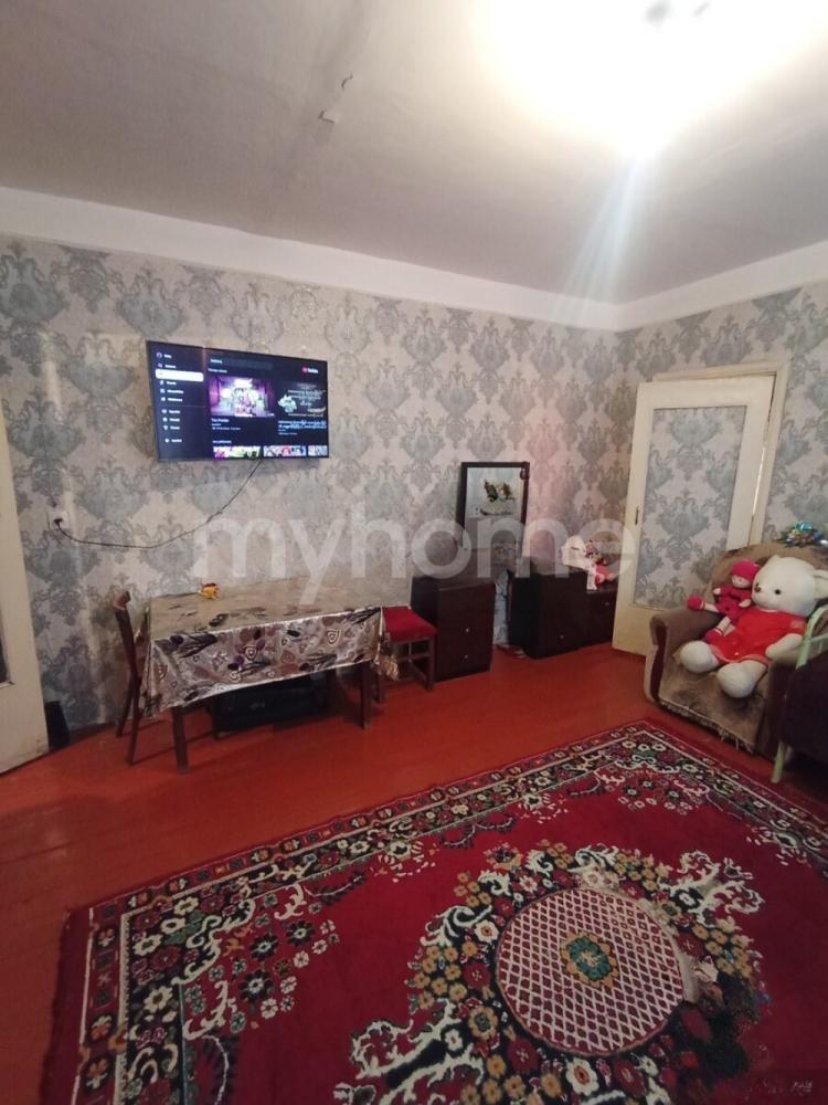  Gəncəli qəsəbəsində 42m² mənzil satılır