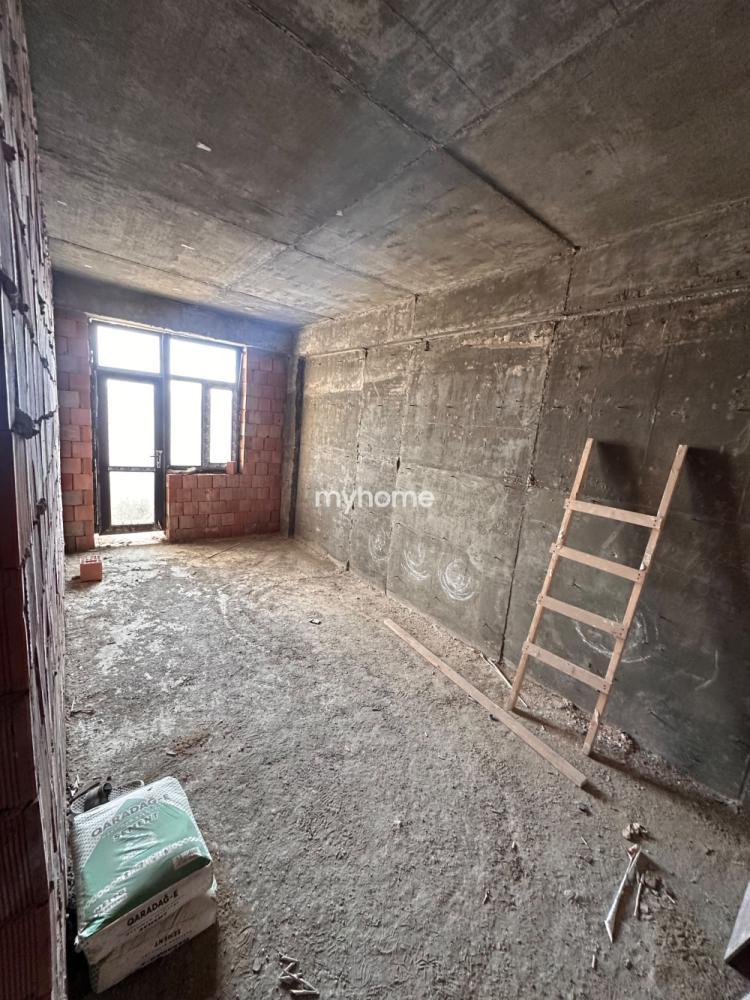 Xırdalan şəhəri 67m² mənzil satılır