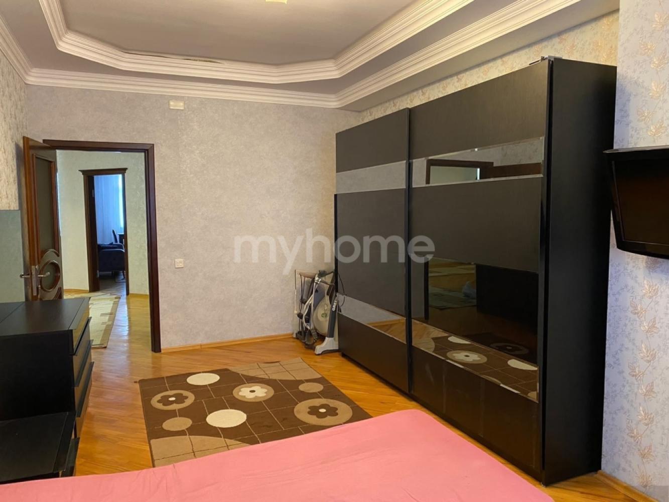  Bakı şəhərində 125m² mənzil satılır
