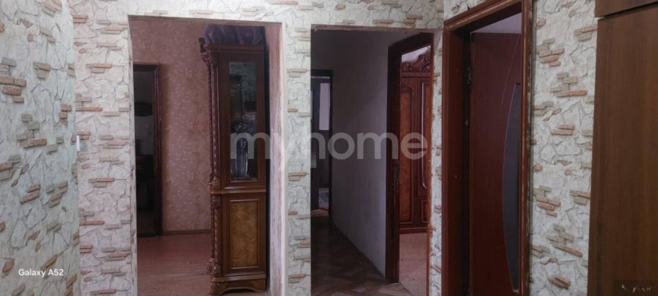  Yeni Yasamal qəsəbəsində 120m² mənzil satılır