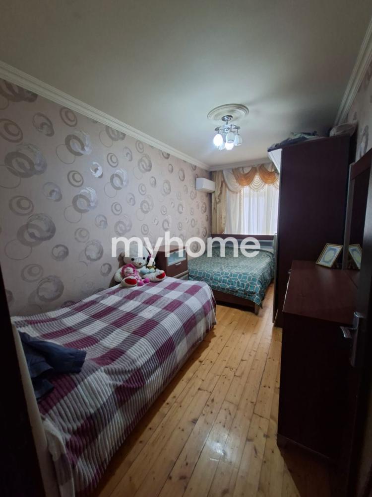  Yeni Yasamal qəsəbəsində 48m² mənzil satılır