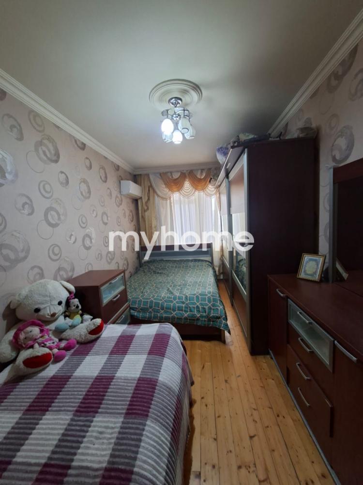  Yeni Yasamal qəsəbəsində 48m² mənzil satılır