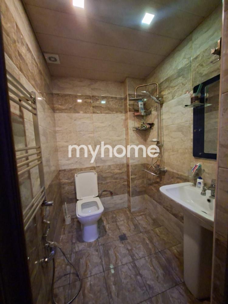  Yeni Yasamal qəsəbəsində 48m² mənzil satılır