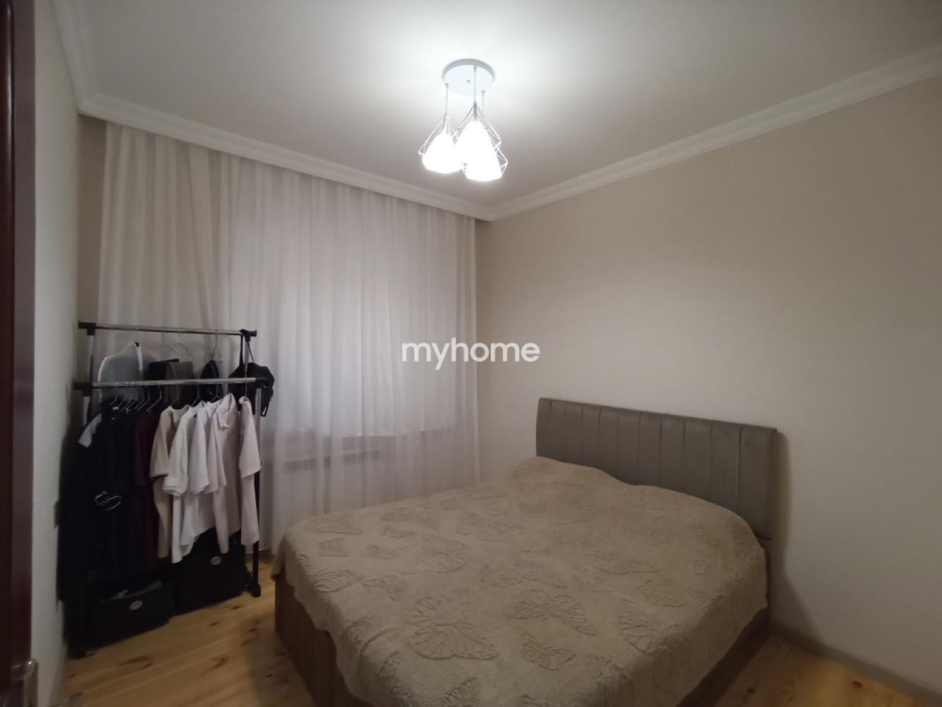  Qaraçuxur qəsəbəsində 300m² həyət evi satılır
