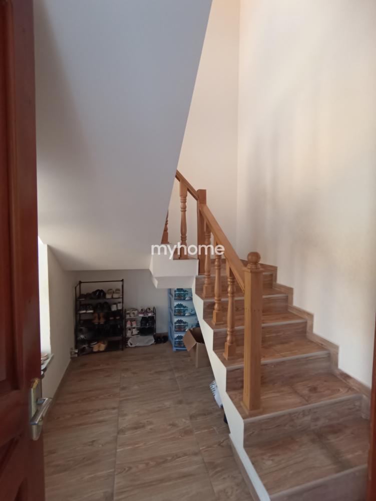  Qaraçuxur qəsəbəsində 300m² həyət evi satılır