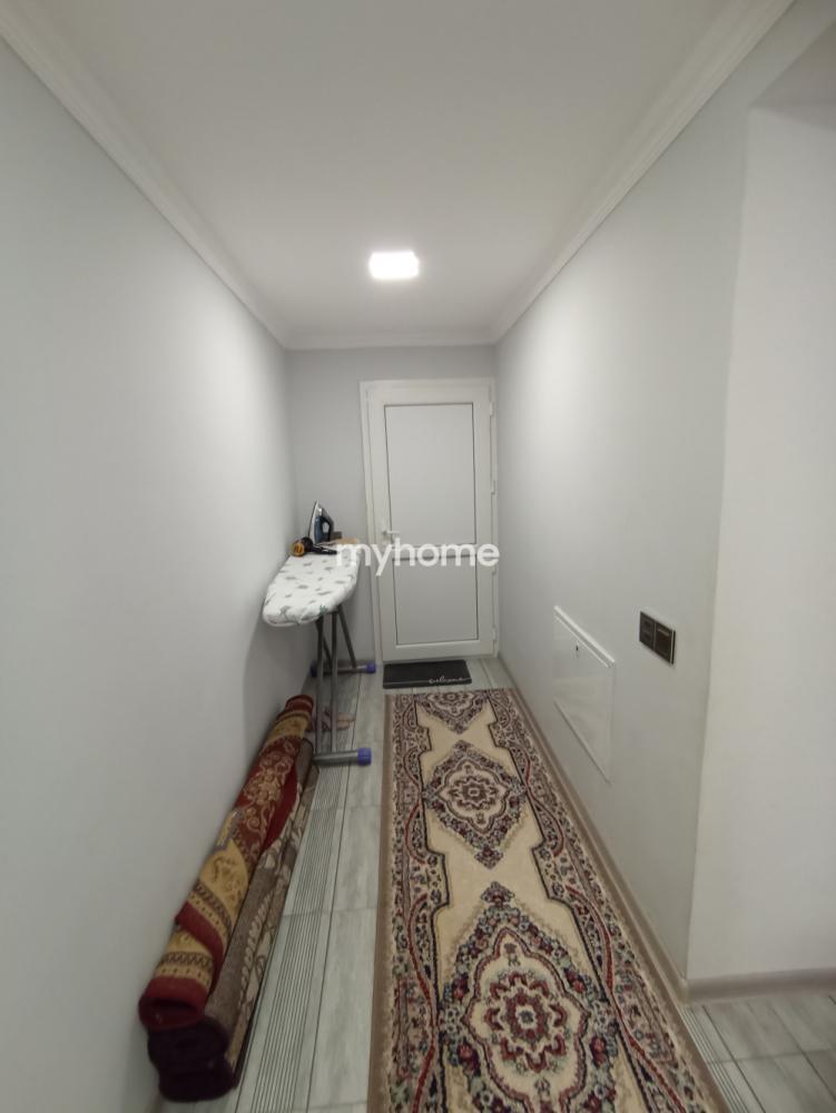  Qaraçuxur qəsəbəsində 300m² həyət evi satılır