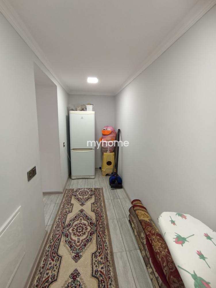  Qaraçuxur qəsəbəsində 300m² həyət evi satılır