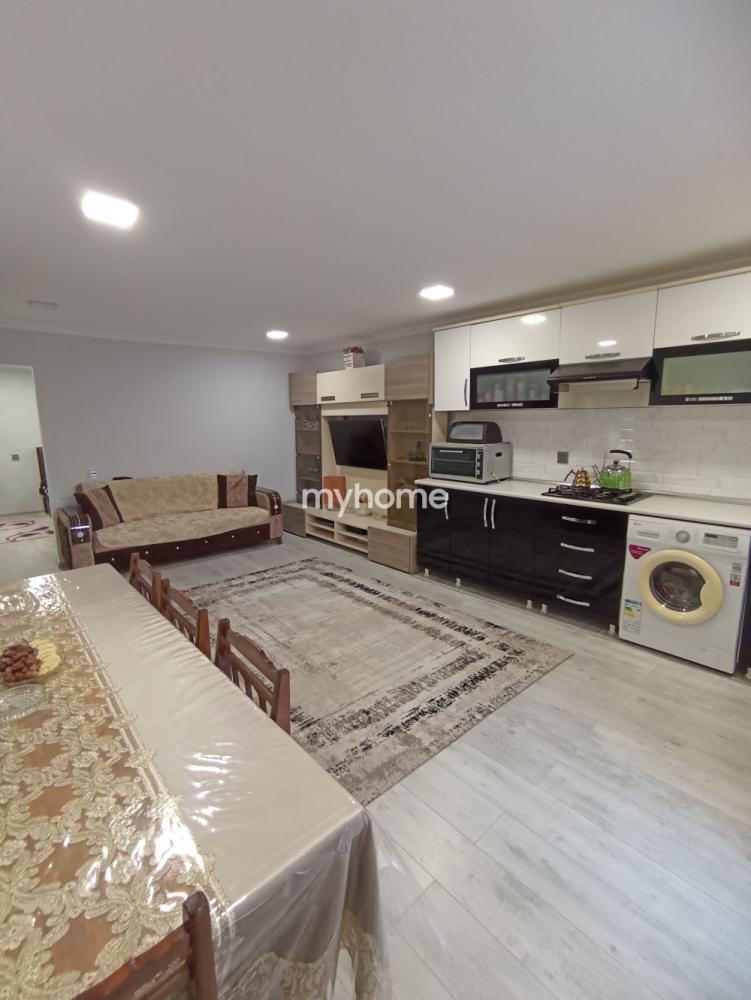  Qaraçuxur qəsəbəsində 300m² həyət evi satılır