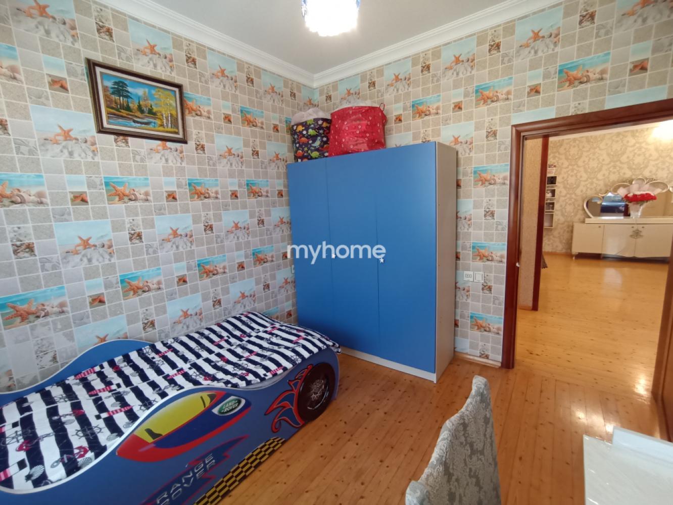  Qaraçuxur qəsəbəsində 300m² həyət evi satılır