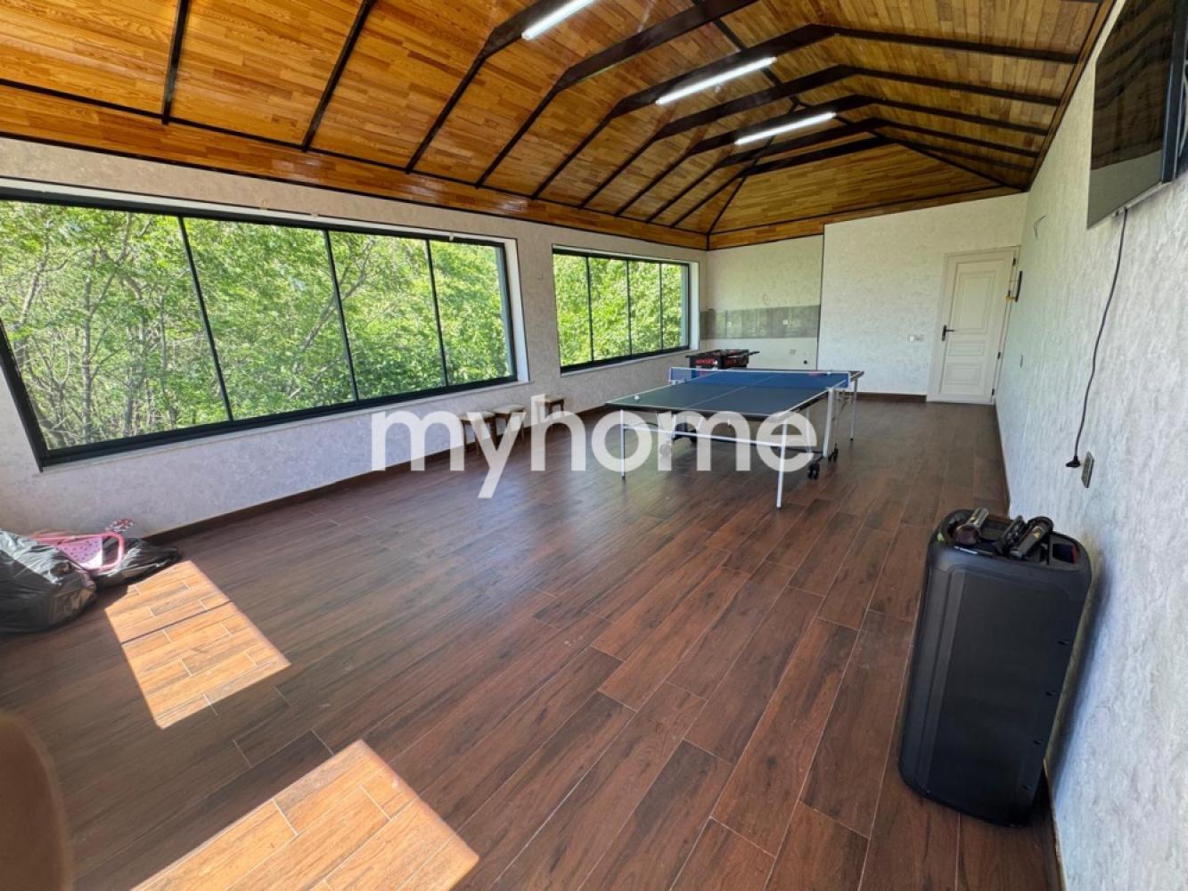 Qəbələ şəhərində 180m² həyət evi kirayə verilir Qəbələ şəhərində 180m² həyət evi kirayə verilir