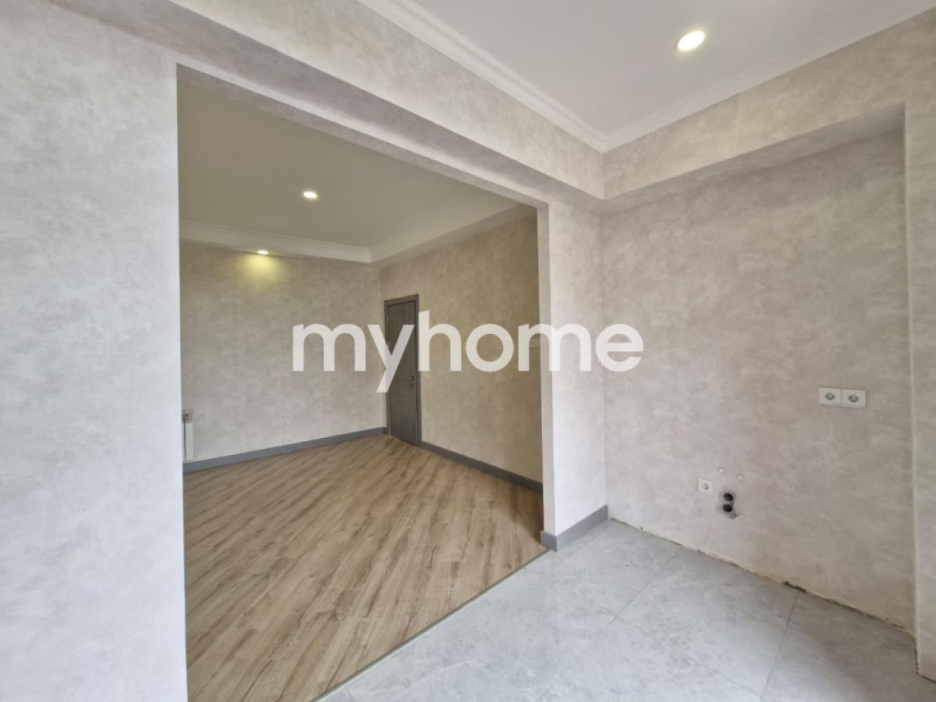 7-ci mikrorayon qəsəbəsi 60m² mənzil satılır
