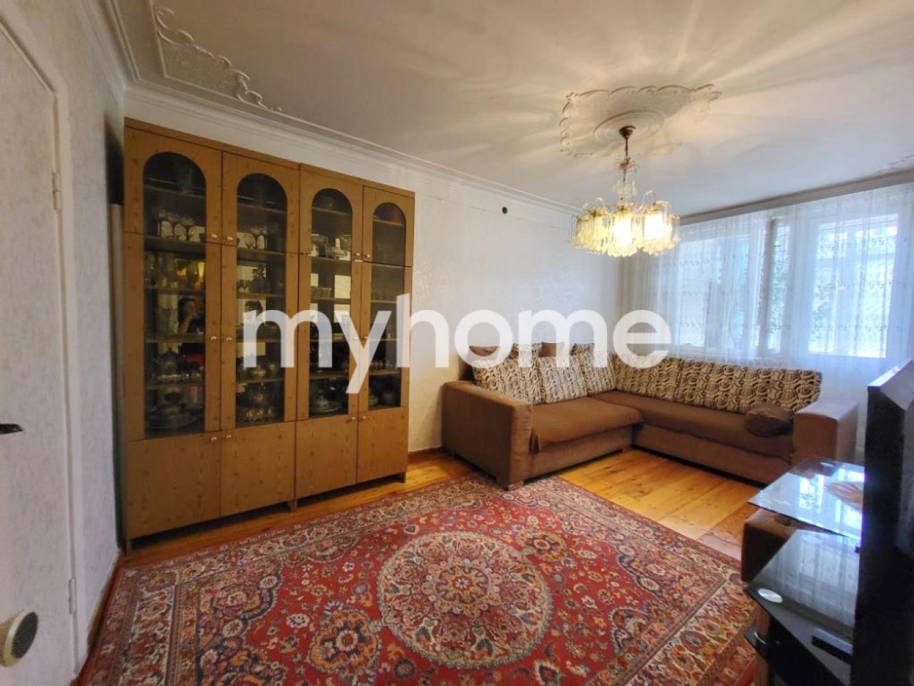 Binəqədi qəsəbəsi 100m² mənzil kirayə verilir