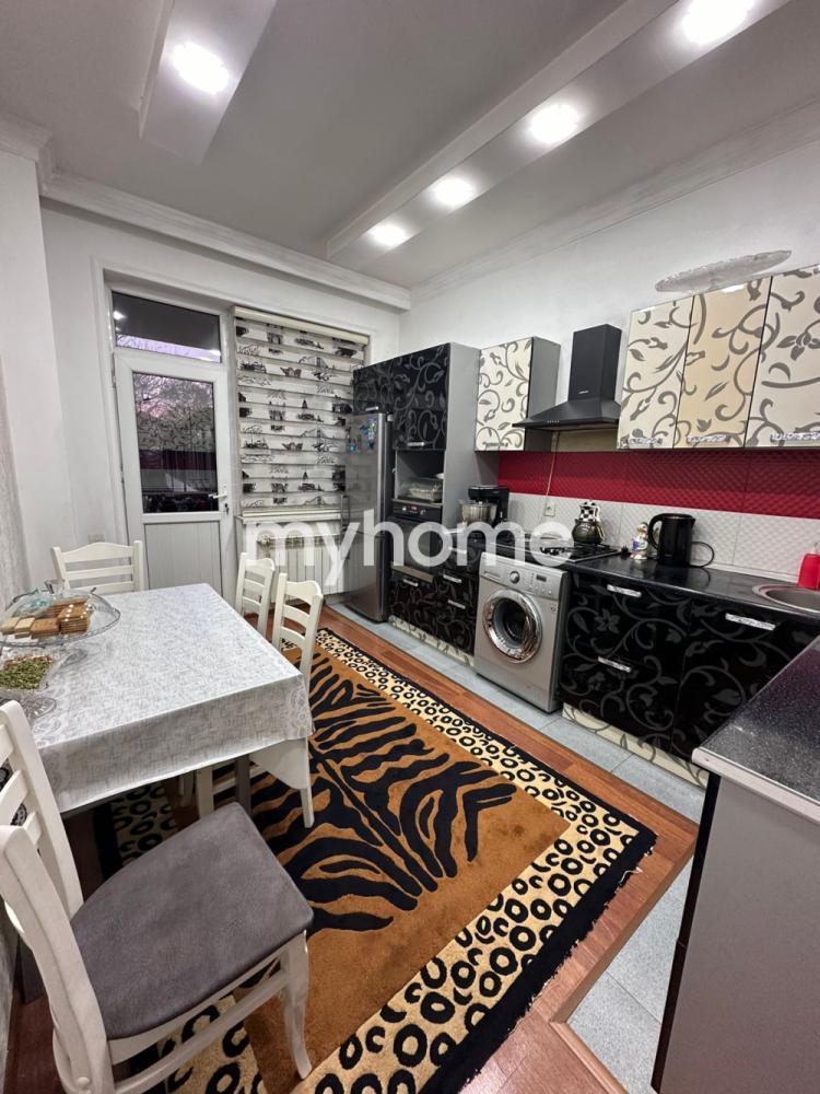 Biləcəri qəsəbəsi 100m² mənzil satılır