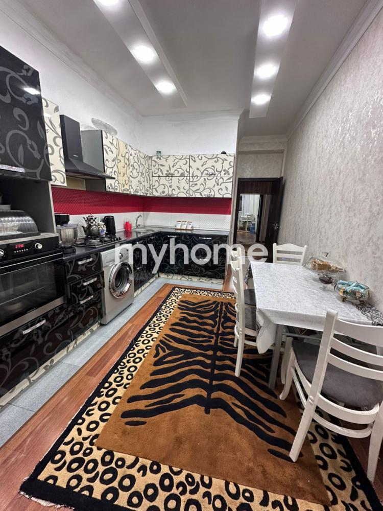 Biləcəri qəsəbəsi 100m² mənzil satılır