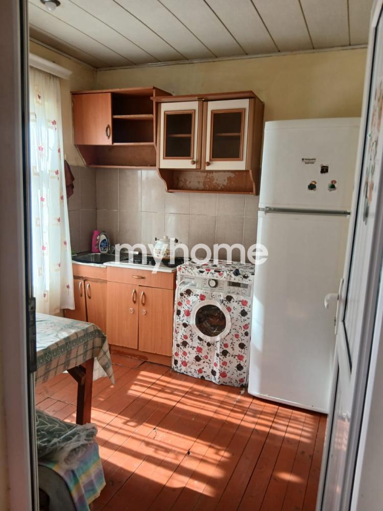 Qaraçuxur qəsəbəsi 80m² həyət evi kirayə verilir