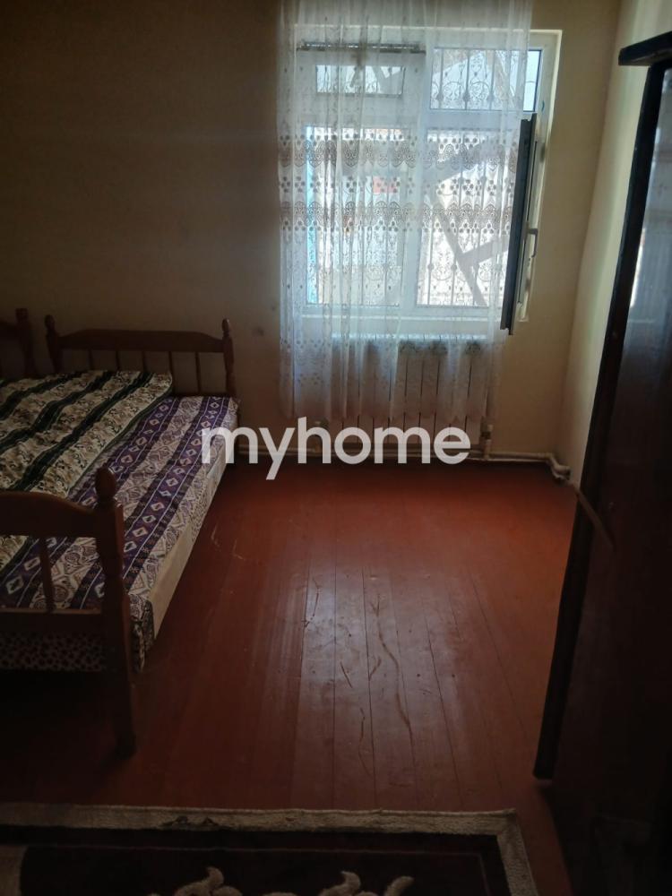 Qaraçuxur qəsəbəsində 80m² həyət evi kirayə verilir Qaraçuxur qəsəbəsində 80m² həyət evi kirayə verilir