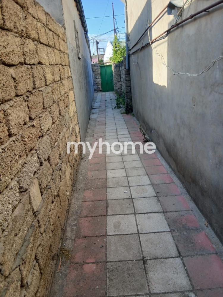 Qaraçuxur qəsəbəsində 80m² həyət evi kirayə verilir Qaraçuxur qəsəbəsində 80m² həyət evi kirayə verilir