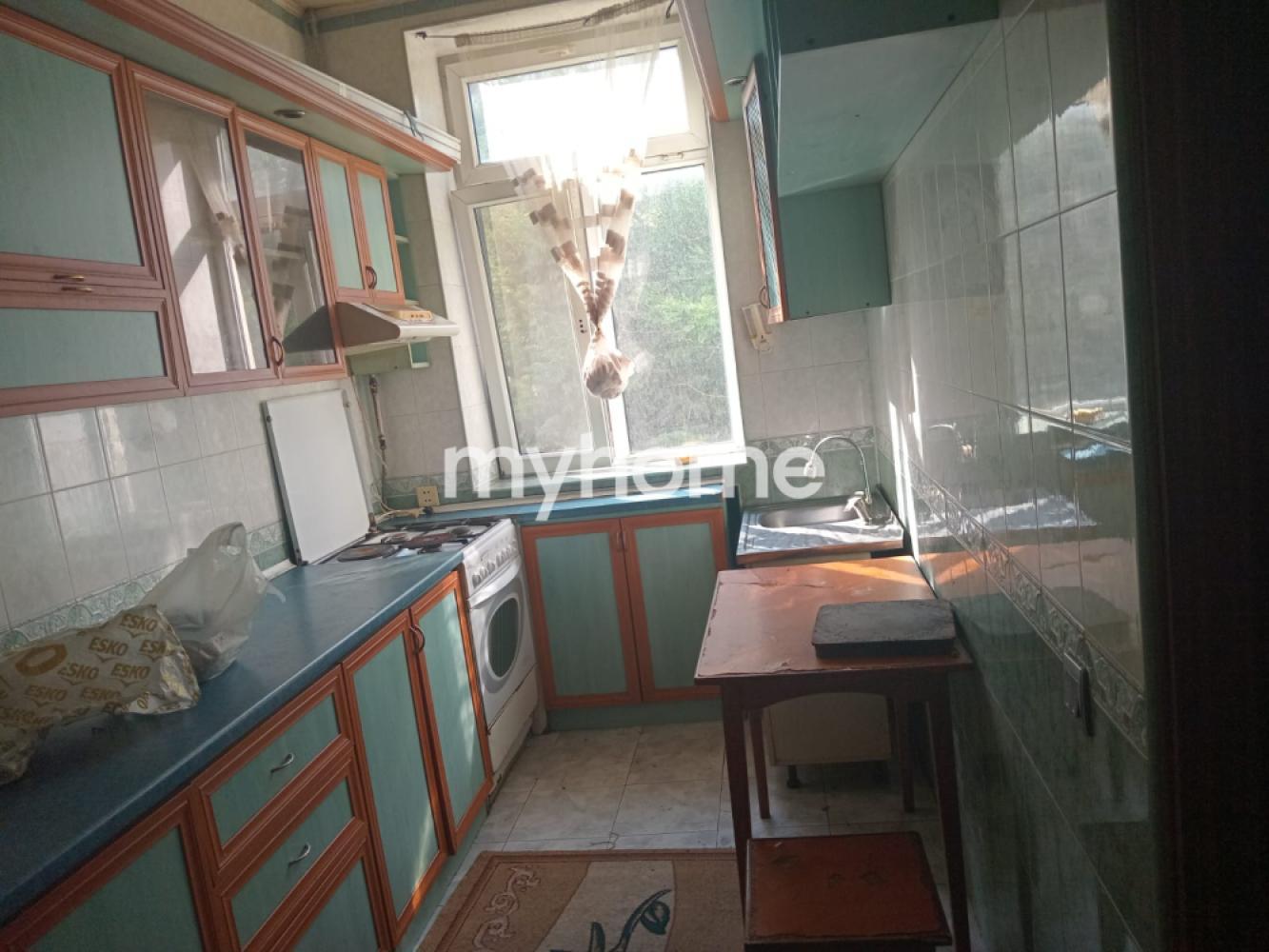 Böyükşor qəsəbəsi 90m² mənzil kirayə verilir
