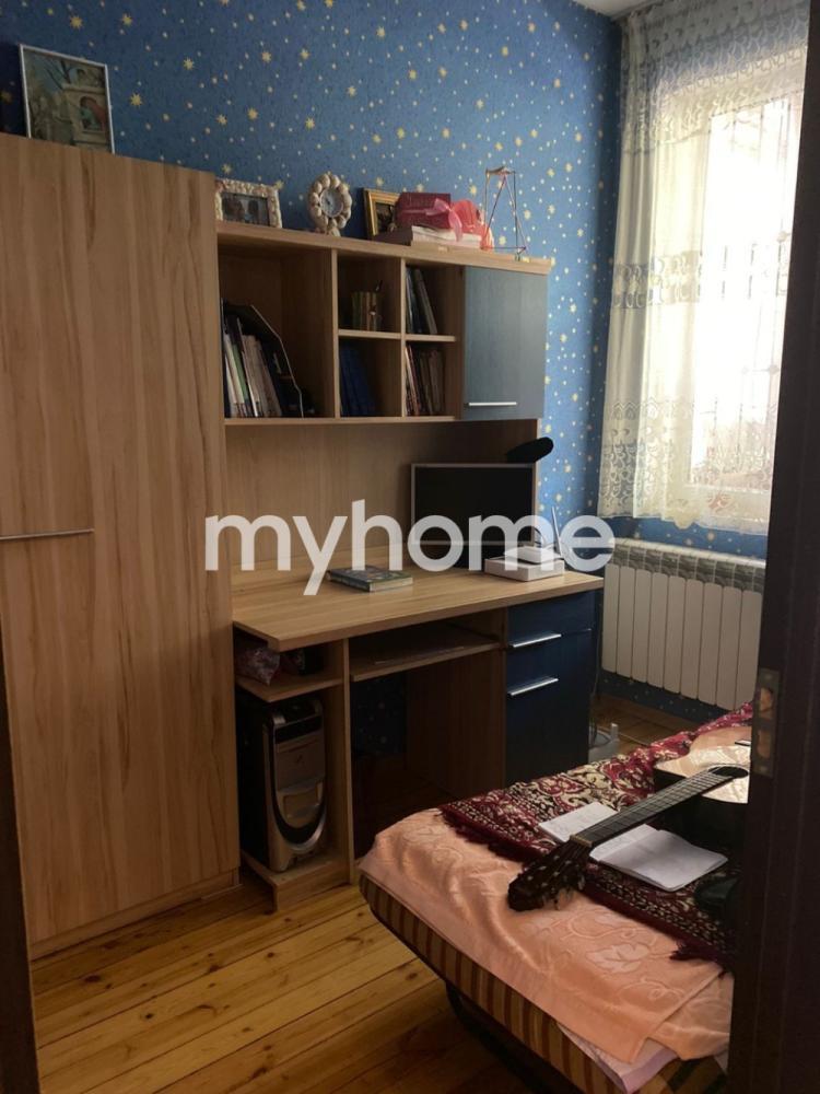 Əmircan qəsəbəsində 190m² həyət evi satılır Əmircan qəsəbəsində 190m² həyət evi satılır