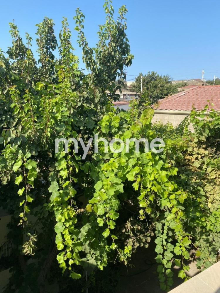 Əmircan qəsəbəsində 190m² həyət evi satılır Əmircan qəsəbəsində 190m² həyət evi satılır