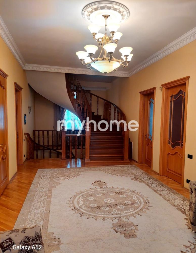 Binəqədi rayonunda 252m² həyət evi satılır Binəqədi rayonunda 252m² həyət evi satılır