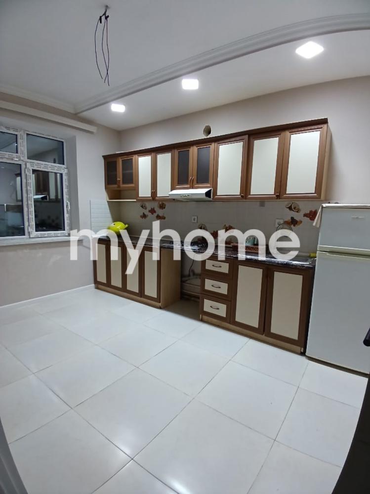 Xırdalan şəhəri 250m² həyət evi kirayə verilir