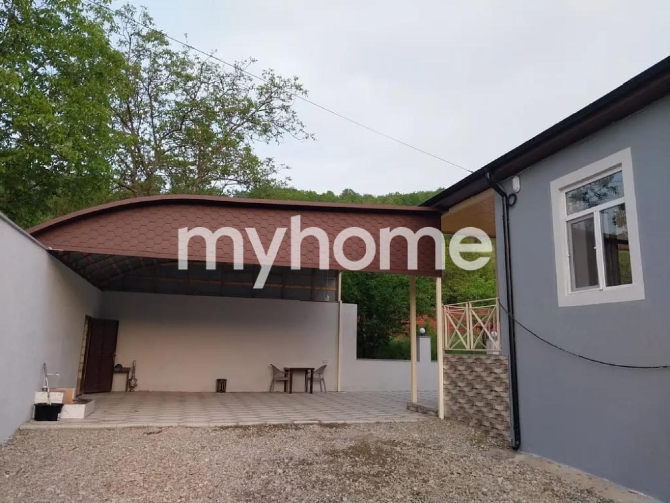 Quba şəhərində 160m² həyət evi kirayə verilir Quba şəhərində 160m² həyət evi kirayə verilir