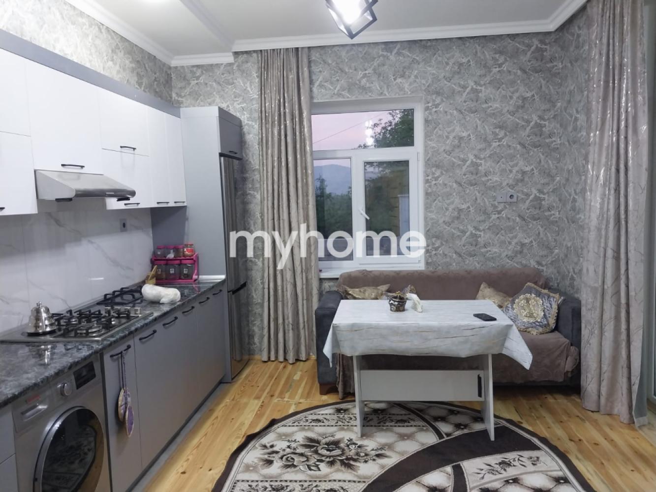 Quba şəhərində 160m² həyət evi kirayə verilir Quba şəhərində 160m² həyət evi kirayə verilir