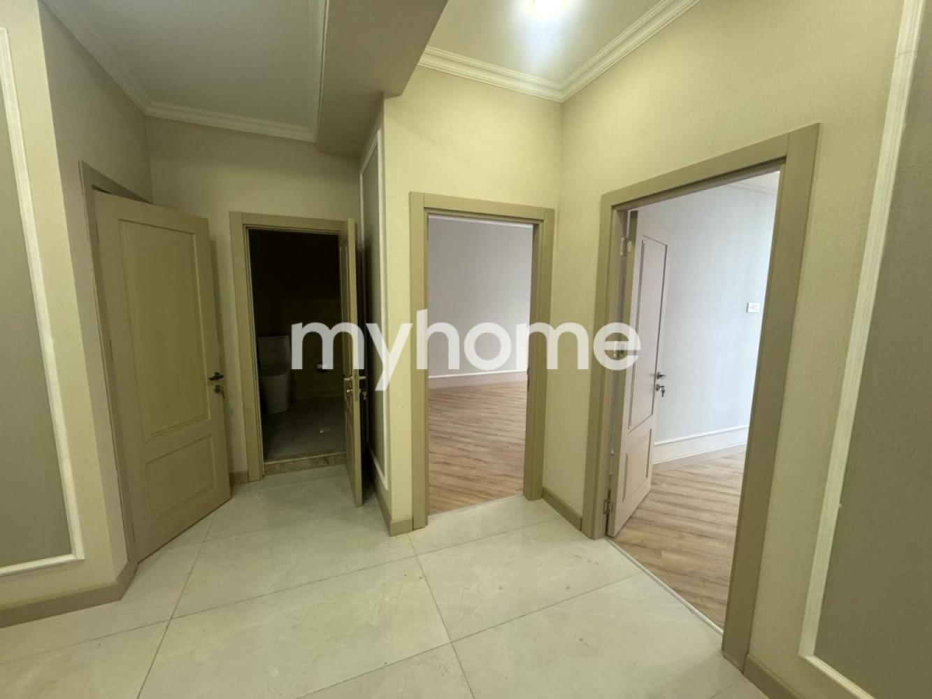 7-ci mikrorayon qəsəbəsi 87m² mənzil satılır