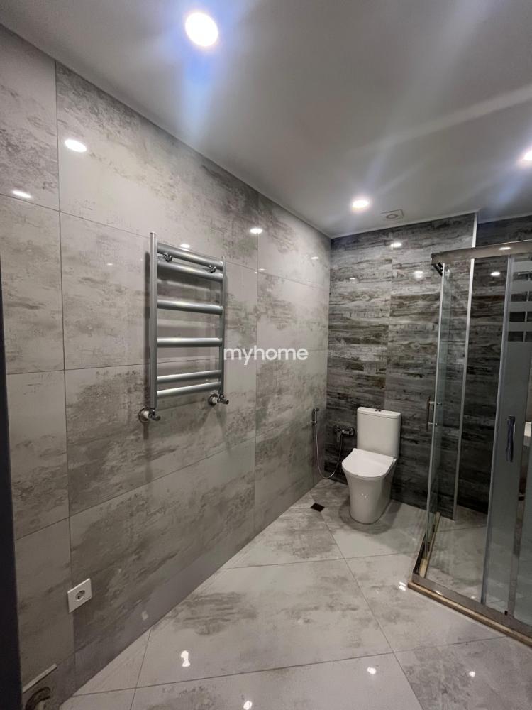 7-ci mikrorayon qəsəbəsi 64m² mənzil satılır