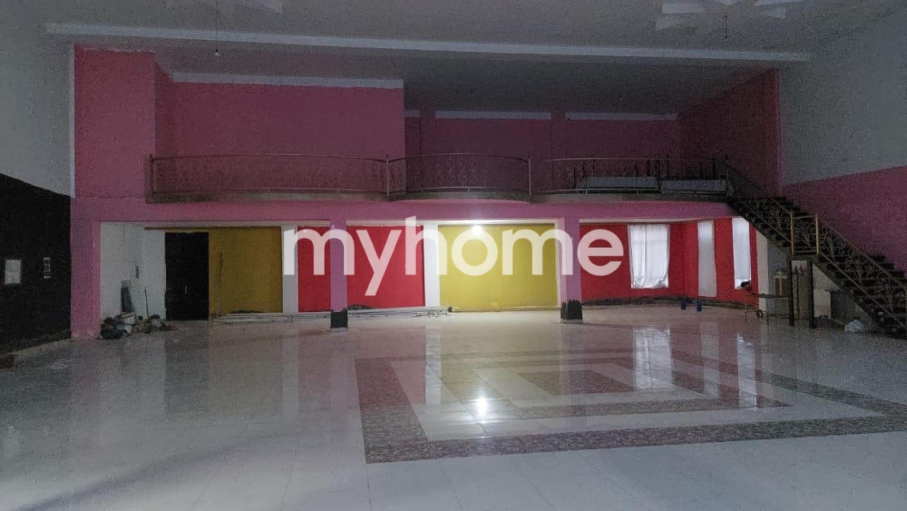 Yevlax şəhərində 2200m² obyekt satılır Yevlax şəhərində 2200m² obyekt satılır