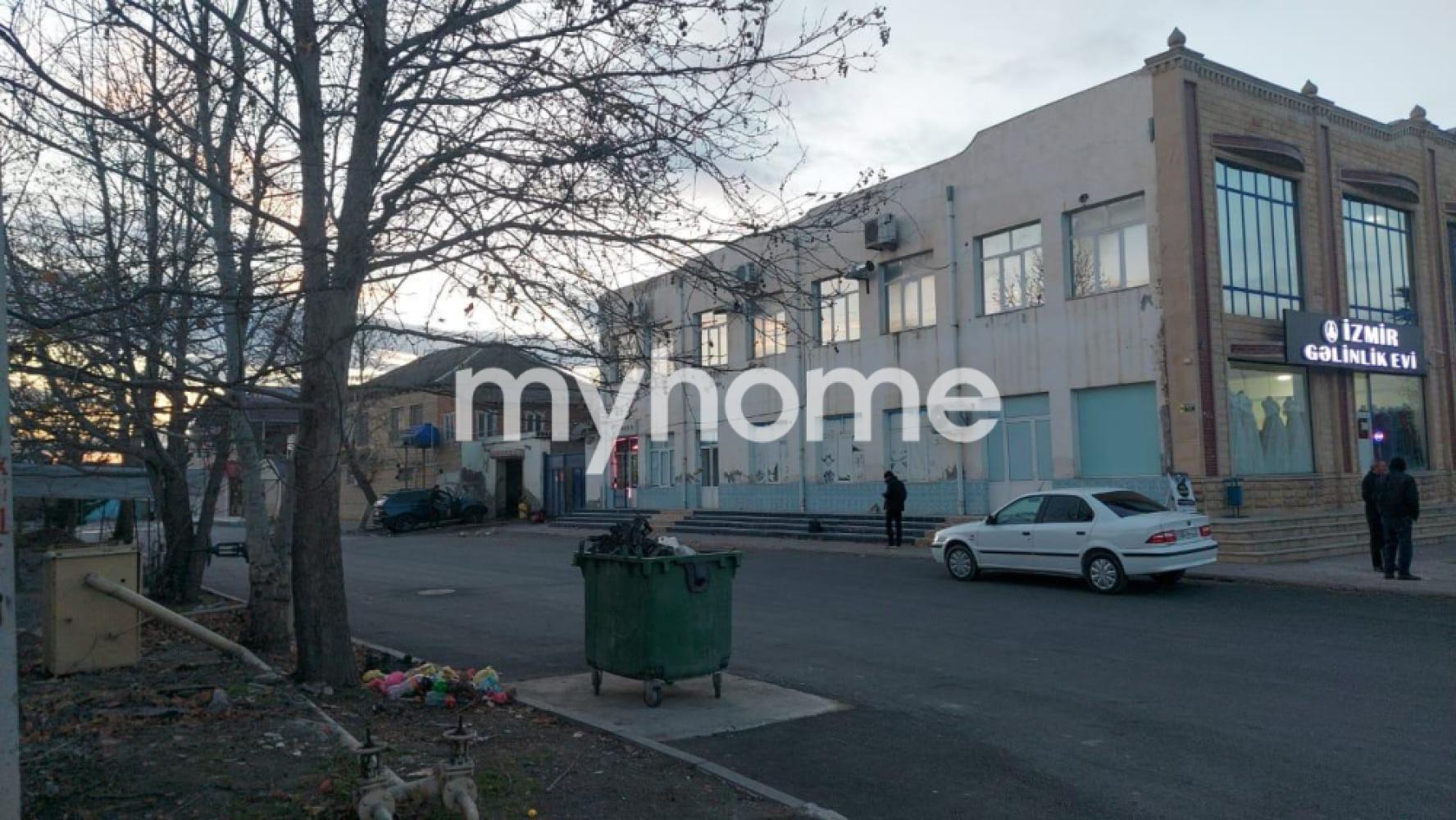 Yevlax şəhəri 2200m² obyekt satılır