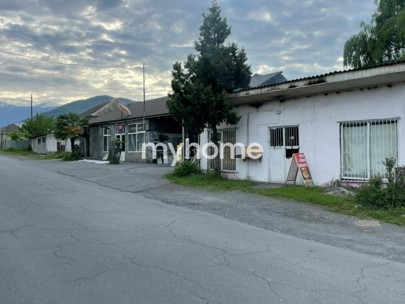 Zaqatala şəhəri 100m² obyekt satılır