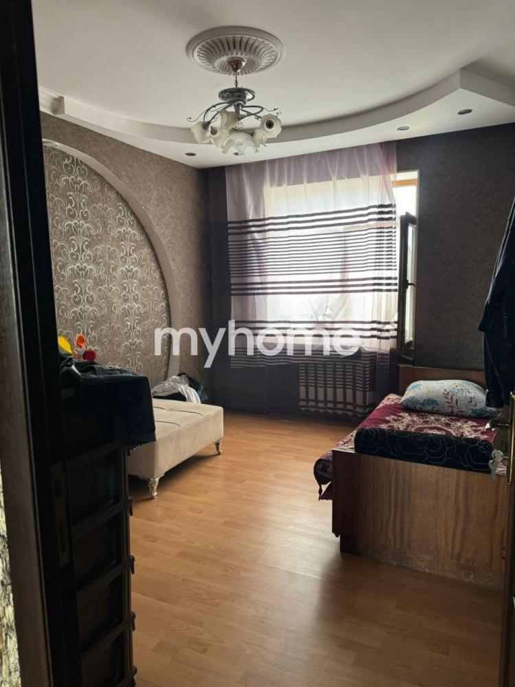 Bakıxanov qəsəbəsində 70m² mənzil satılır Bakıxanov qəsəbəsində 70m² mənzil satılır