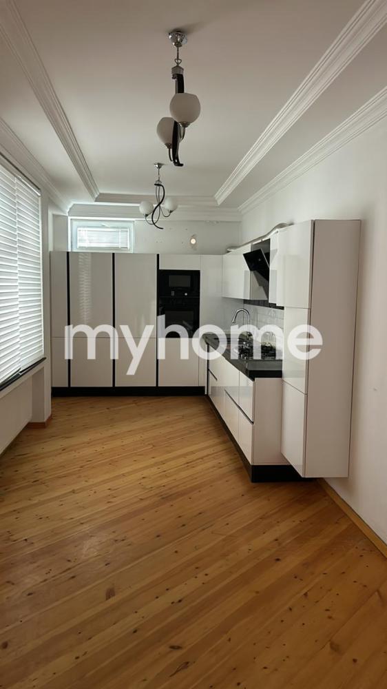 Görədil qəsəbəsi 220m² həyət evi satılır