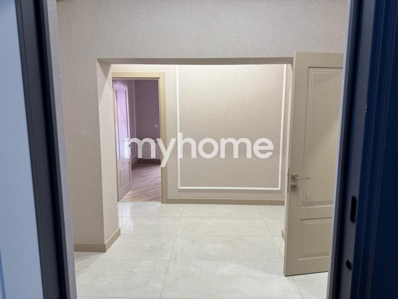 7-ci mikrorayon qəsəbəsi 88m² mənzil satılır