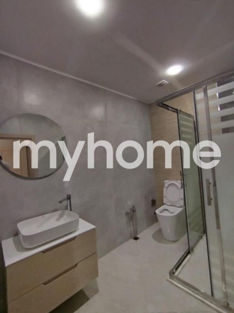 7-ci mikrorayon qəsəbəsi 88m² mənzil satılır
