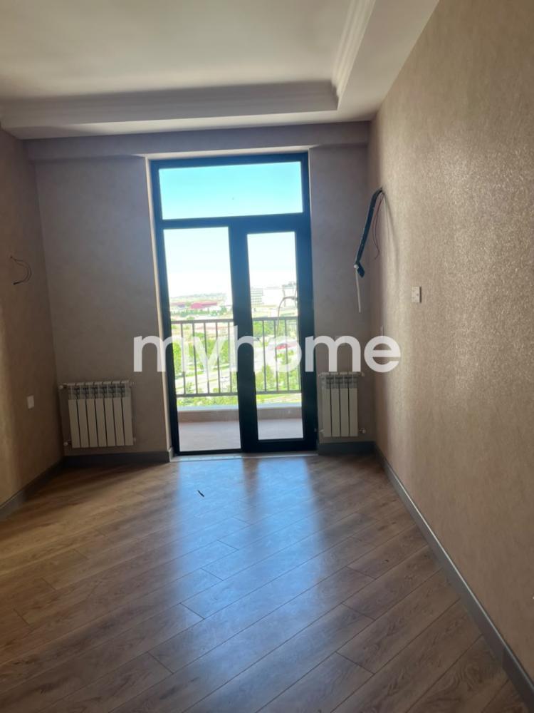 7-ci mikrorayon qəsəbəsi 61m² mənzil satılır