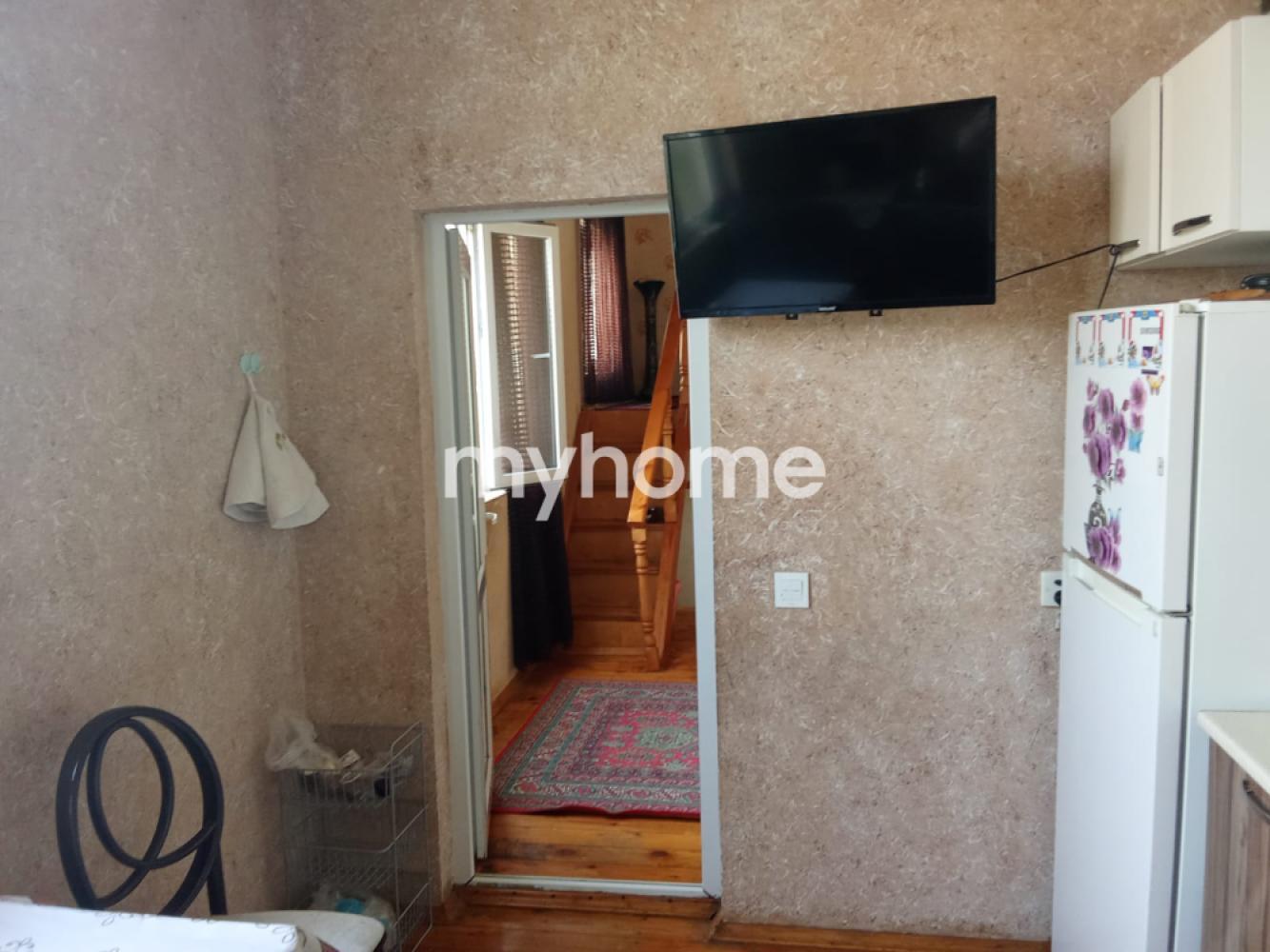 Qaraçuxur qəsəbəsində 200m² həyət evi satılır Qaraçuxur qəsəbəsində 200m² həyət evi satılır