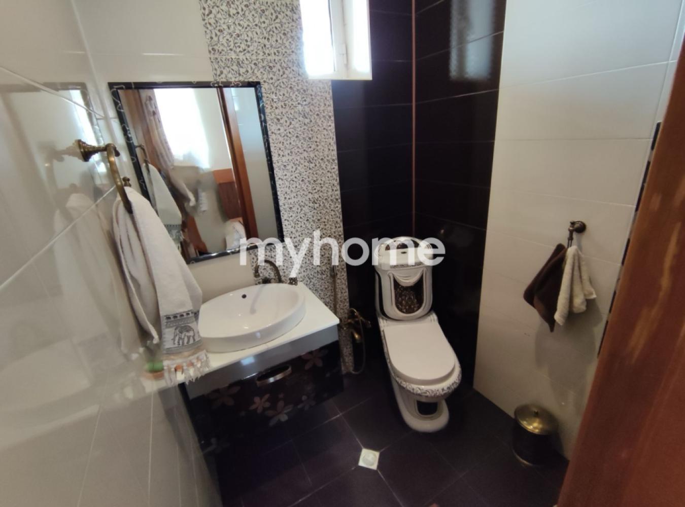Qaraçuxur qəsəbəsi 225m² həyət evi satılır