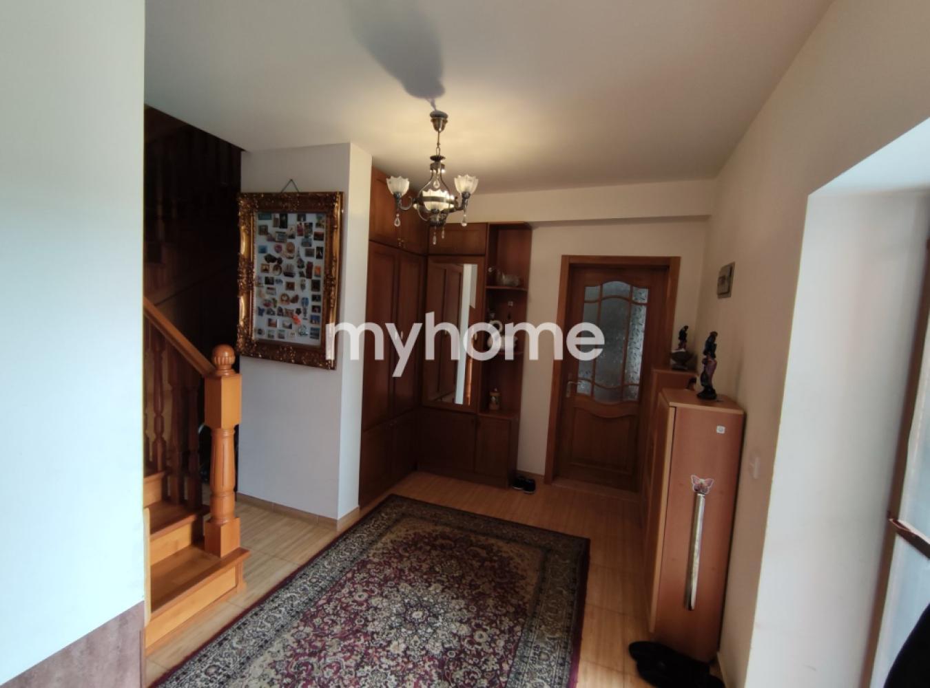 Qaraçuxur qəsəbəsində 225m² həyət evi satılır Qaraçuxur qəsəbəsində 225m² həyət evi satılır