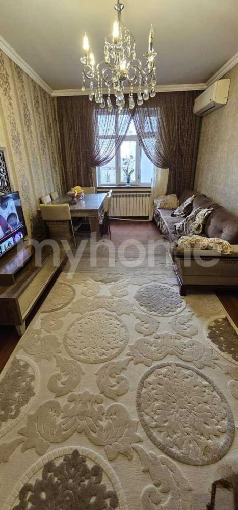 Bakıxanov qəsəbəsi 60m² mənzil satılır
