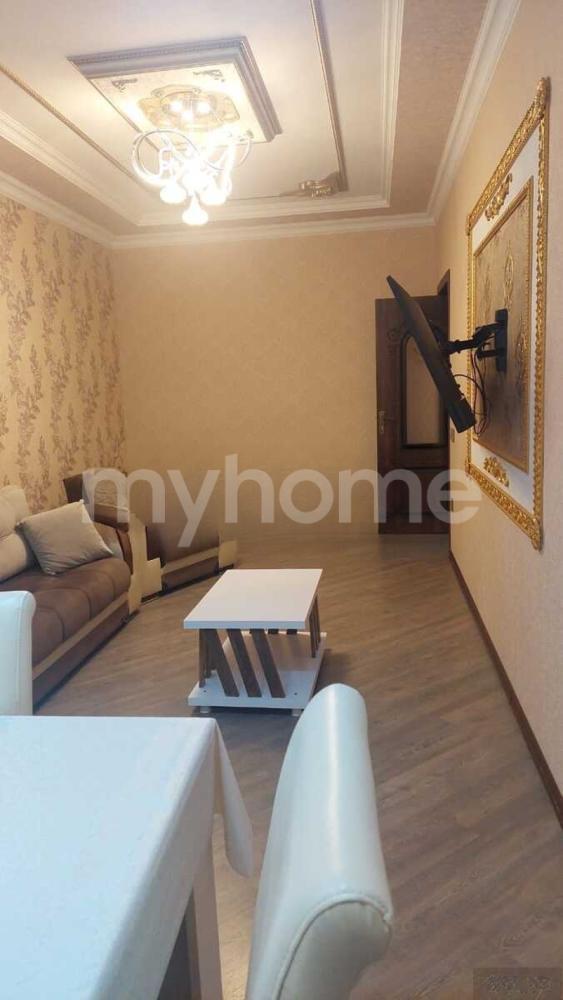 Bakı şəhəri 60m² mənzil kirayə verilir