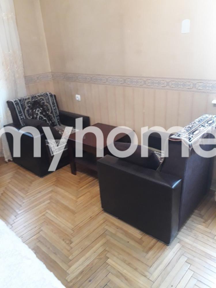 Ağ şəhər qəsəbəsi 60m² mənzil kirayə verilir
