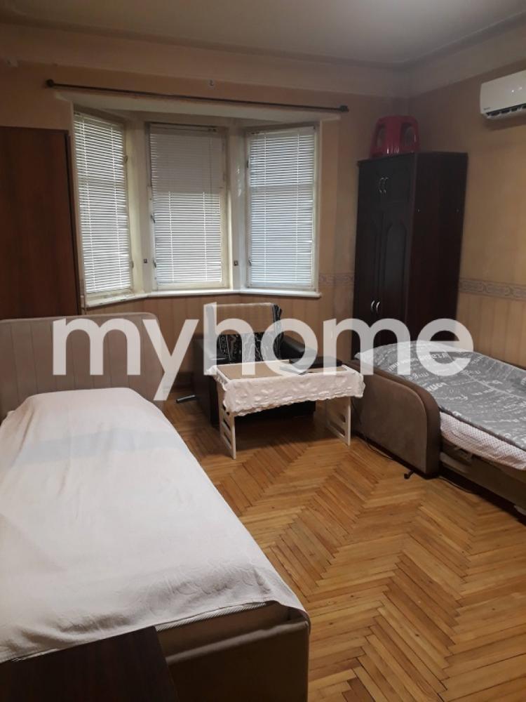 Ağ şəhər qəsəbəsi 60m² mənzil kirayə verilir