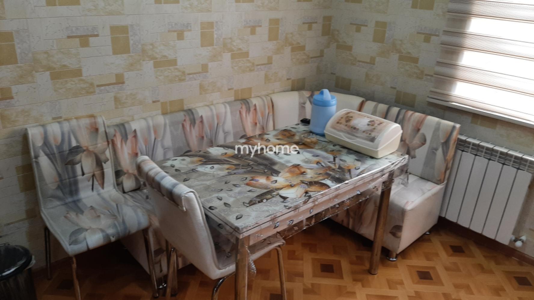 Suraxanı qəsəbəsində 280m² həyət evi satılır Suraxanı qəsəbəsində 280m² həyət evi satılır