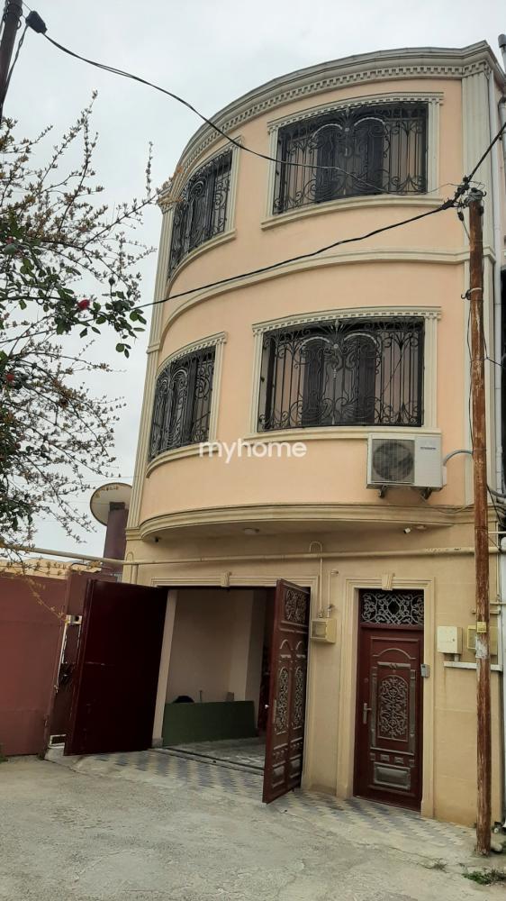 Suraxanı qəsəbəsində 280m² həyət evi satılır Suraxanı qəsəbəsində 280m² həyət evi satılır
